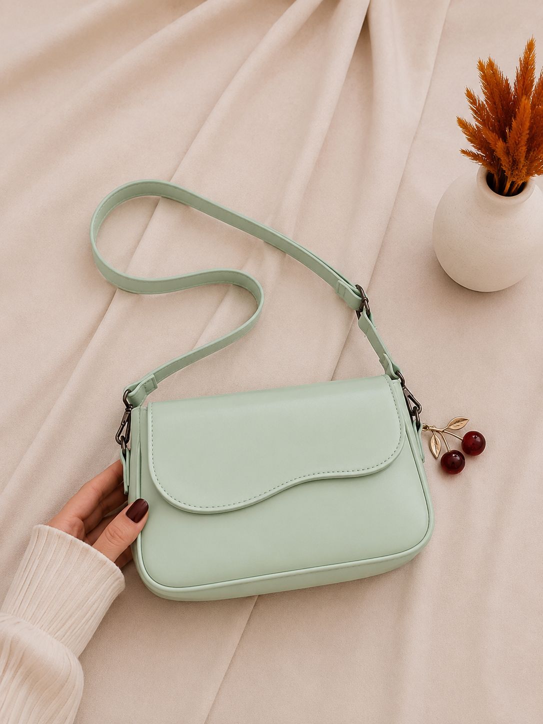 Minimalist Flap Shoulder Handbag