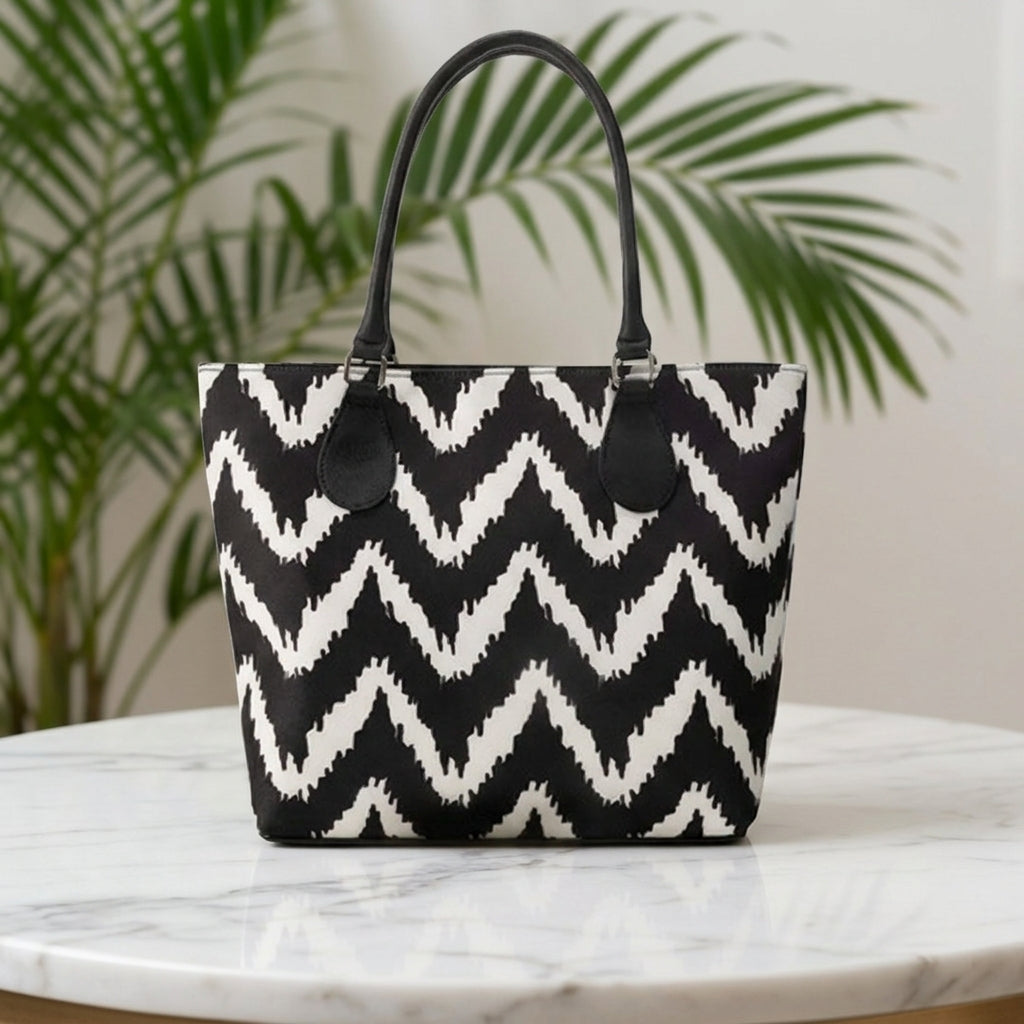 Stylish Women's Everyday Shoulder Handbag
